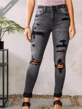 KANCAN Signature High Rise Skinny Stretch
Jean